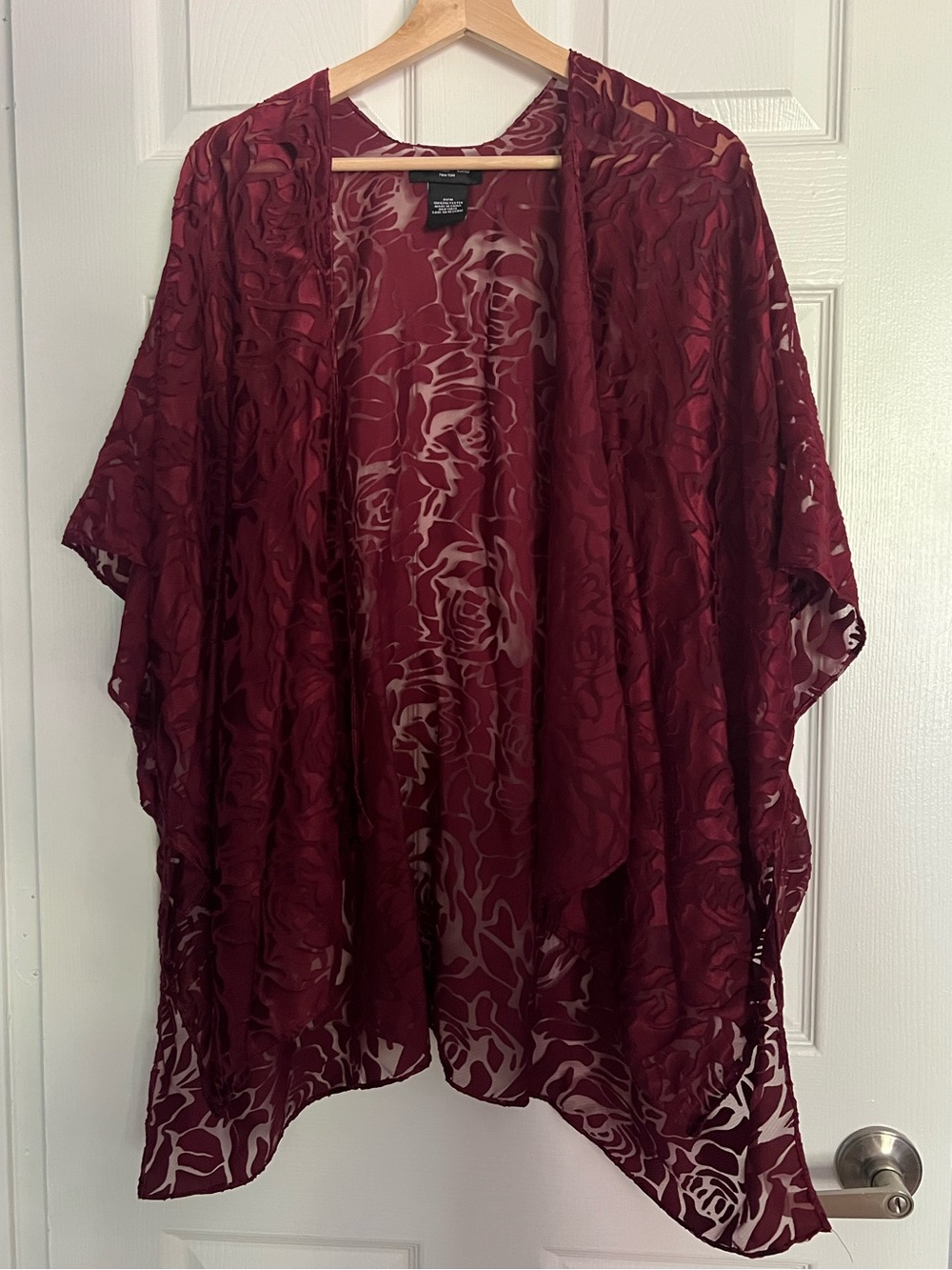 Marcus Adler Women's Burgundy Floral Sheer Kimono Cardigan